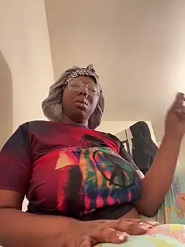 Snapshot of DamnBubbles chatting on February 2025 12:22:02 AM DamnBubbles online show from February 2025 12:22:02 AM