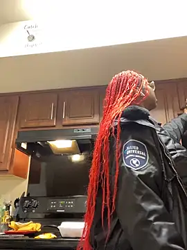 Snapshot of DamnBubbles chatting on February 2025 08:22:02 AM DamnBubbles online show from February 2025 08:22:02 AM