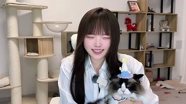 Chenjing0 online show from May 2026 12:15:01 PM