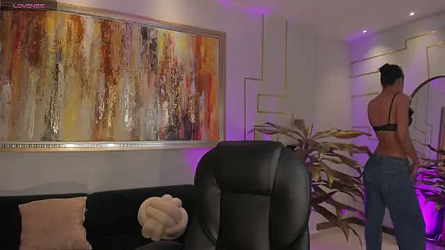 NiaSalvatore online show from February 2026 03:27:01 AM