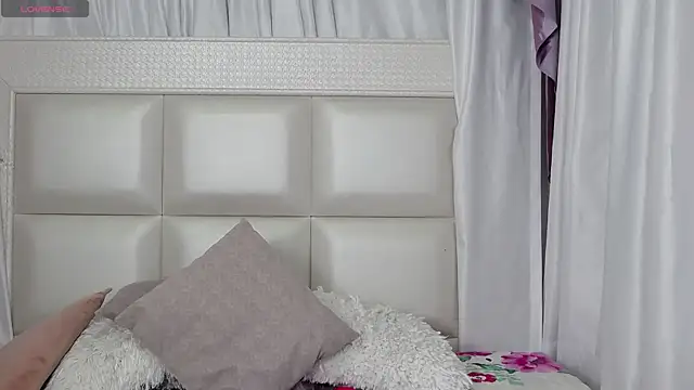 verosantana15 online show from May 2026 12:27:01 AM