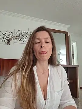 karina warthon online show from May 2026 05:31:02 PM