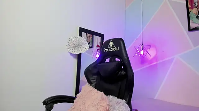 katy handerson online show from January 2025 01:06:02 PM