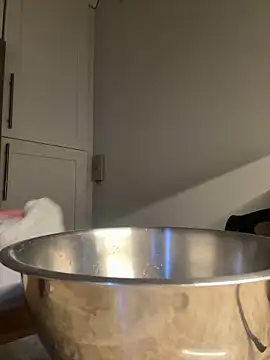 Snapshot of stormyyywinter chatting on January 2025 04:59:01 AM stormyyywinter online show from January 2025 04:59:01 AM