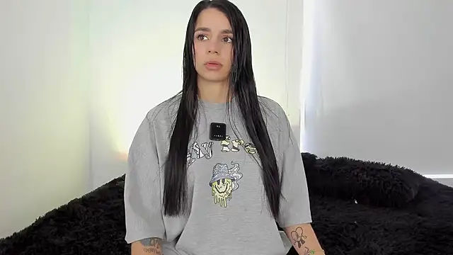 Laurensmith9 online show from November 2025 01:54:02 PM