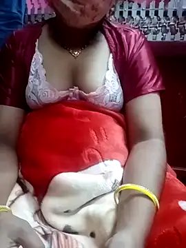 Snapshot of YourHotRandi chatting on November 2025 06:33:02 PM YourHotRandi online show from November 2025 06:33:02 PM