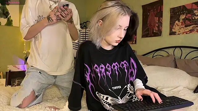 Snapshot of VeryRare_TwinS chatting on September 2025 04:33:02 PM VeryRare TwinS online show from September 2025 04:33:02 PM