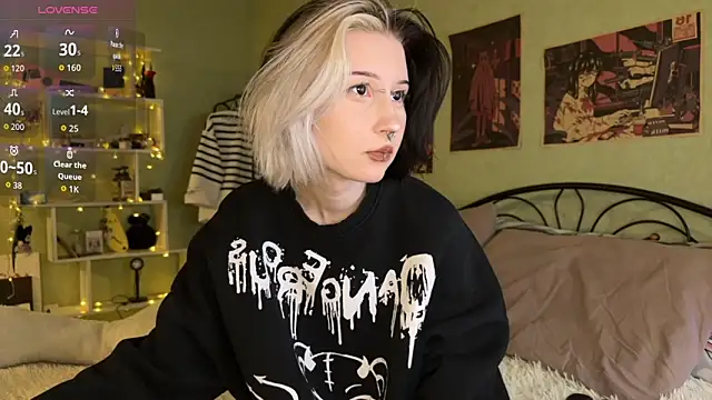 Snapshot of VeryRare_TwinS chatting on October 2025 09:38:01 PM VeryRare TwinS online show from October 2025 09:38:01 PM