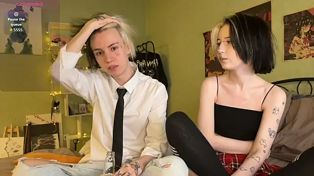 Snapshot of VeryRare_TwinS chatting on October 2025 11:38:02 PM VeryRare TwinS online show from October 2025 11:38:02 PM