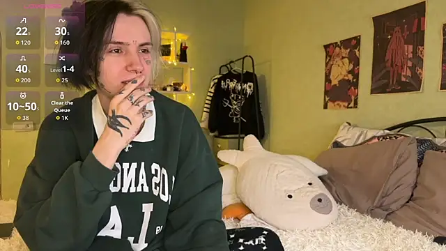 Snapshot of VeryRare_TwinS chatting on October 2025 08:21:02 PM VeryRare TwinS online show from October 2025 08:21:02 PM