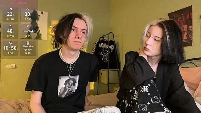 Snapshot of VeryRare_TwinS chatting on November 2025 12:24:01 AM VeryRare TwinS online show from November 2025 12:24:01 AM