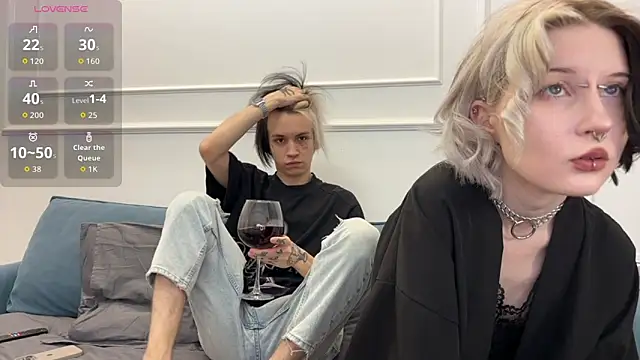 Snapshot of VeryRare_TwinS chatting on December 2025 06:18:01 AM VeryRare TwinS online show from December 2025 06:18:01 AM