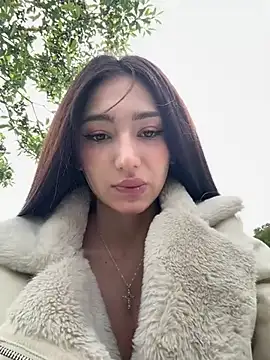 Snapshot of Maddy_Jones chatting on January 2025 04:51:02 PM Maddy Jones online show from January 2025 04:51:02 PM