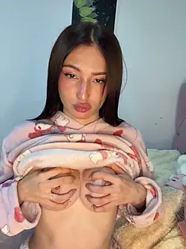 Snapshot of Maddy_Jones chatting on February 2025 10:00:01 PM Maddy Jones online show from February 2025 10:00:01 PM