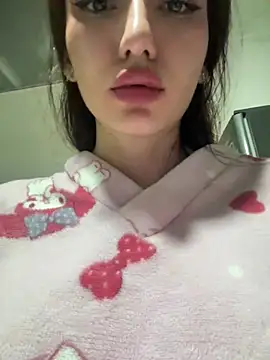 Snapshot of Maddy_Jones chatting on February 2025 04:25:01 AM Maddy Jones online show from February 2025 04:25:01 AM