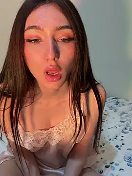 Snapshot of Maddy_Jones chatting on March 2025 04:42:02 PM Maddy Jones online show from March 2025 04:42:02 PM