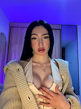 Snapshot of Maddy_Jones chatting on December 2025 04:20:02 AM Maddy Jones online show from December 2025 04:20:02 AM