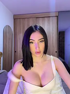 Maddy Jones online show from May 2026 12:52:02 AM