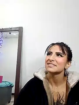 Anniee x online show from October 2025 01:08:01 PM