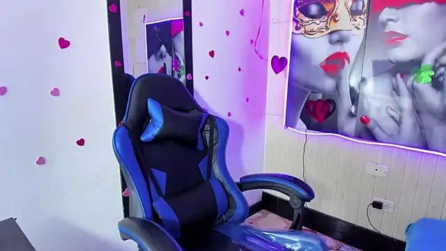 Anniee x online show from April 2026 12:54:01 PM