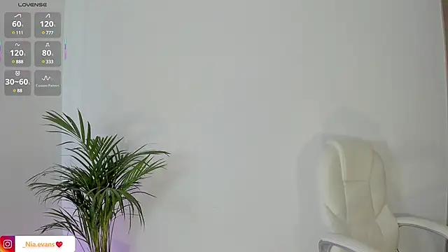 NiiaEvanss online show from March 2025 04:35:01 PM