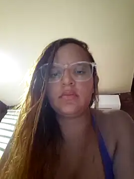 AliceRuivinha2 online show from March 2025 12:59:01 AM