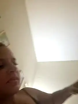 AliceRuivinha2 online show from October 2025 10:33:02 AM