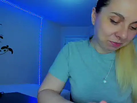 HappyIva online show from March 2025 01:17:02 AM