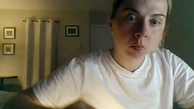 HappyIva online show from October 2025 05:16:02 AM