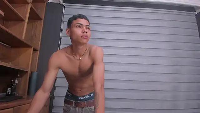 Snapshot of adam_piarse01 chatting on March 2025 12:10:01 AM adam piarse01 online show from March 2025 12:10:01 AM