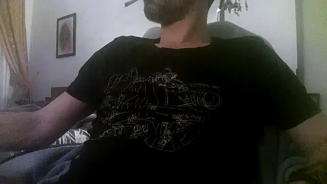 Snapshot of Patrickhound chatting on December 2025 12:48:01 AM Patrickhound online show from December 2025 12:48:01 AM