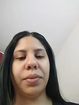 downsonMia online show from April 2026 12:03:01 PM