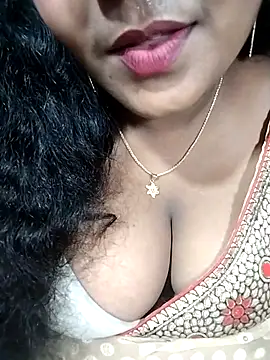 Snapshot of YERY_HOT chatting on October 2025 06:18:02 PM YERY HOT online show from October 2025 06:18:02 PM