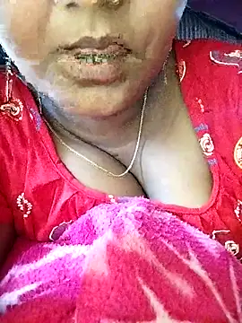 Snapshot of YERY_HOT chatting on February 2026 06:33:02 AM YERY HOT online show from February 2026 06:33:02 AM