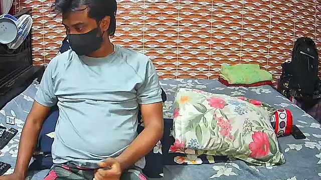 Hot Nila online show from May 2026 09:15:01 AM