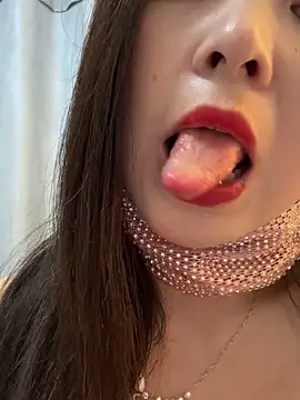 Snapshot of SSSniang- chatting on March 2025 01:09:01 PM SSSniang- online show from March 2025 01:09:01 PM