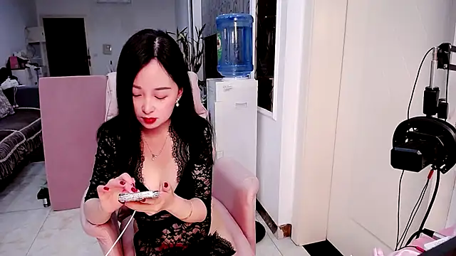 Snapshot of SSSniang- chatting on March 2025 12:01:02 PM SSSniang- online show from March 2025 12:01:02 PM