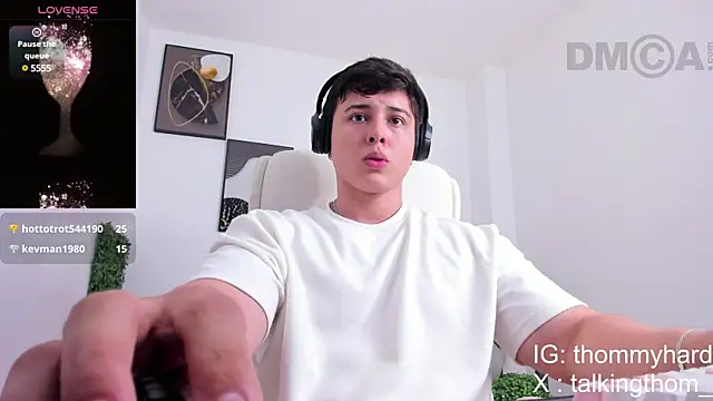 Snapshot of Thom_Ohtani chatting on January 2025 05:22:02 AM Thom Ohtani online show from January 2025 05:22:02 AM