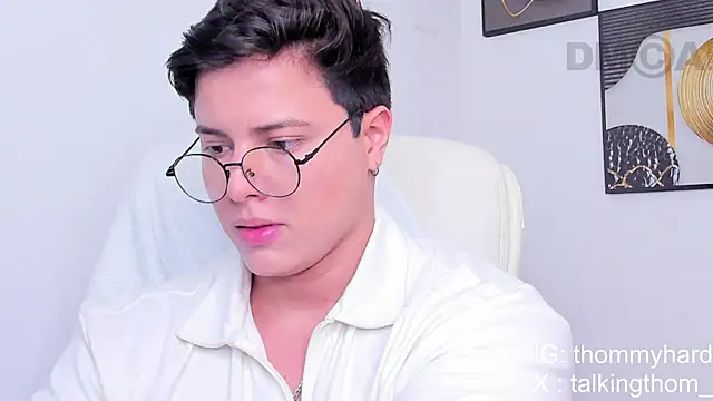 Snapshot of Thom_Ohtani chatting on January 2025 06:27:02 AM Thom Ohtani online show from January 2025 06:27:02 AM