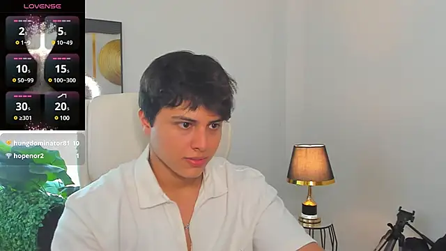 Snapshot of Thom_Ohtani chatting on February 2025 12:58:01 AM Thom Ohtani online show from February 2025 12:58:01 AM