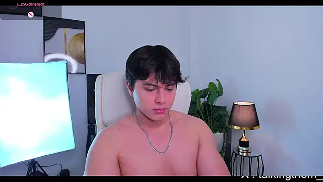 Snapshot of Thom_Ohtani chatting on February 2025 07:25:01 PM Thom Ohtani online show from February 2025 07:25:01 PM