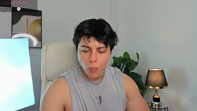 Snapshot of Thom_Ohtani chatting on March 2025 01:01:01 AM Thom Ohtani online show from March 2025 01:01:01 AM