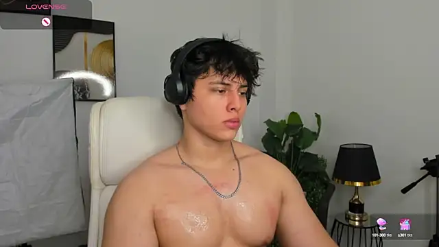 Snapshot of Thom_Ohtani chatting on March 2025 05:08:01 AM Thom Ohtani online show from March 2025 05:08:01 AM