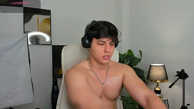 Snapshot of Thom_Ohtani chatting on March 2025 03:49:02 PM Thom Ohtani online show from March 2025 03:49:02 PM