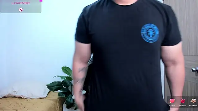 Snapshot of Thom_Ohtani chatting on September 2025 01:53:01 AM Thom Ohtani online show from September 2025 01:53:01 AM