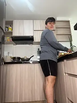 Snapshot of Thom_Ohtani chatting on November 2025 08:00:01 PM Thom Ohtani online show from November 2025 08:00:01 PM