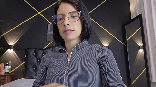 Snapshot of amabel_zambrano chatting on October 2025 12:37:02 PM amabel zambrano online show from October 2025 12:37:02 PM