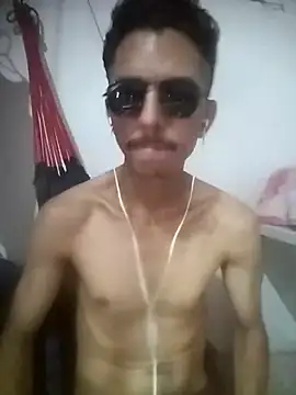 MagrinhoSaradoo online show from February 2025 02:32:02 PM