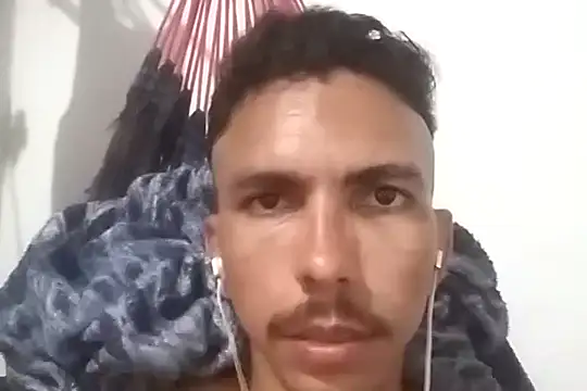 MagrinhoSaradoo online show from February 2025 01:46:02 AM