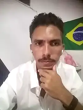 MagrinhoSaradoo online show from February 2025 10:42:02 PM